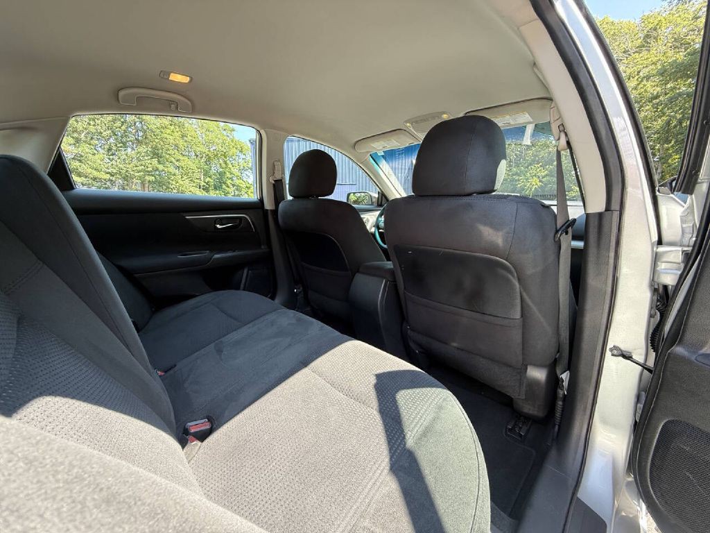 2015 Nissan Altima Image 14