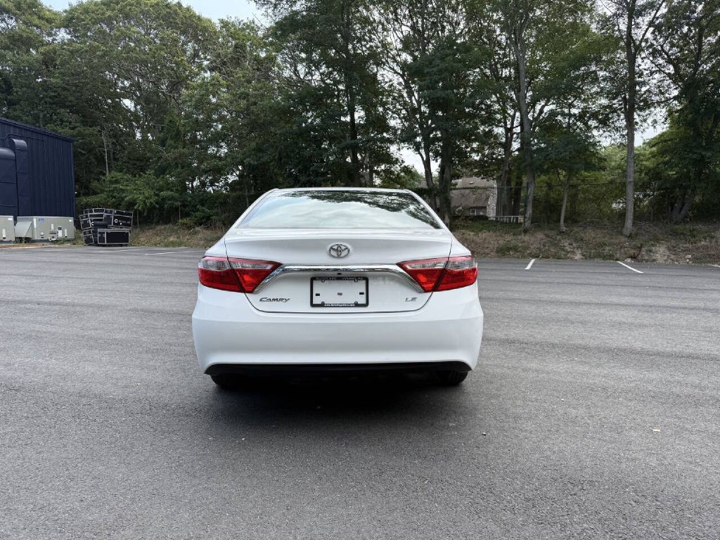 2017 Toyota Camry Image 7
