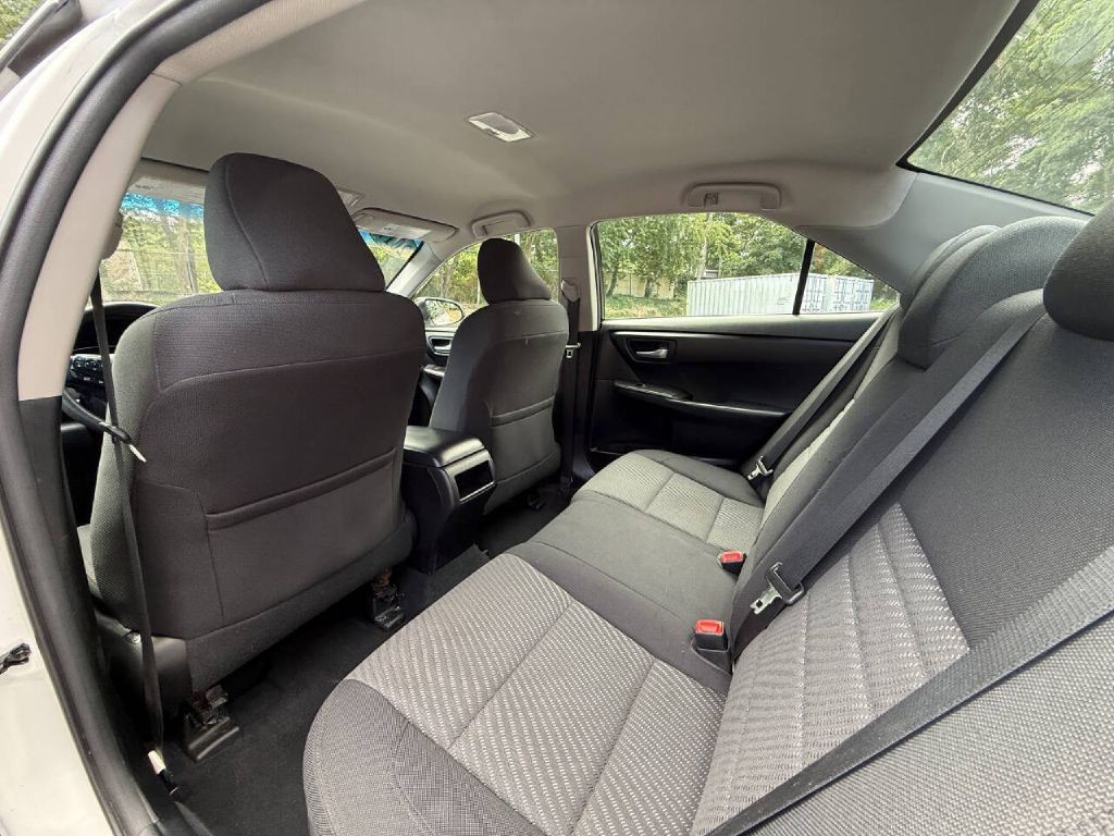2017 Toyota Camry Image 13