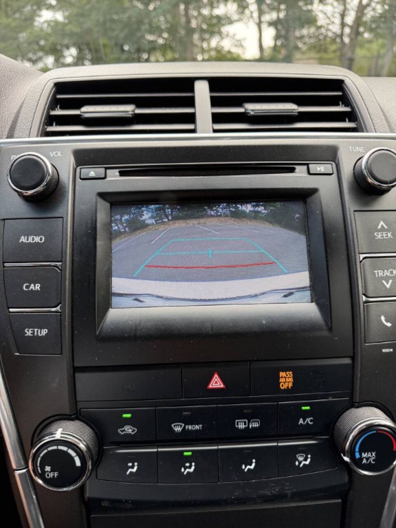 2017 Toyota Camry Image 15