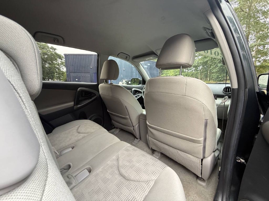 2010 Toyota Rav4 Image 13