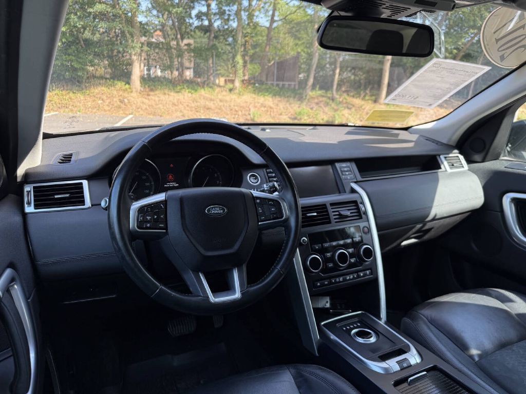 2017 Land Rover Discovery Sport Image 10