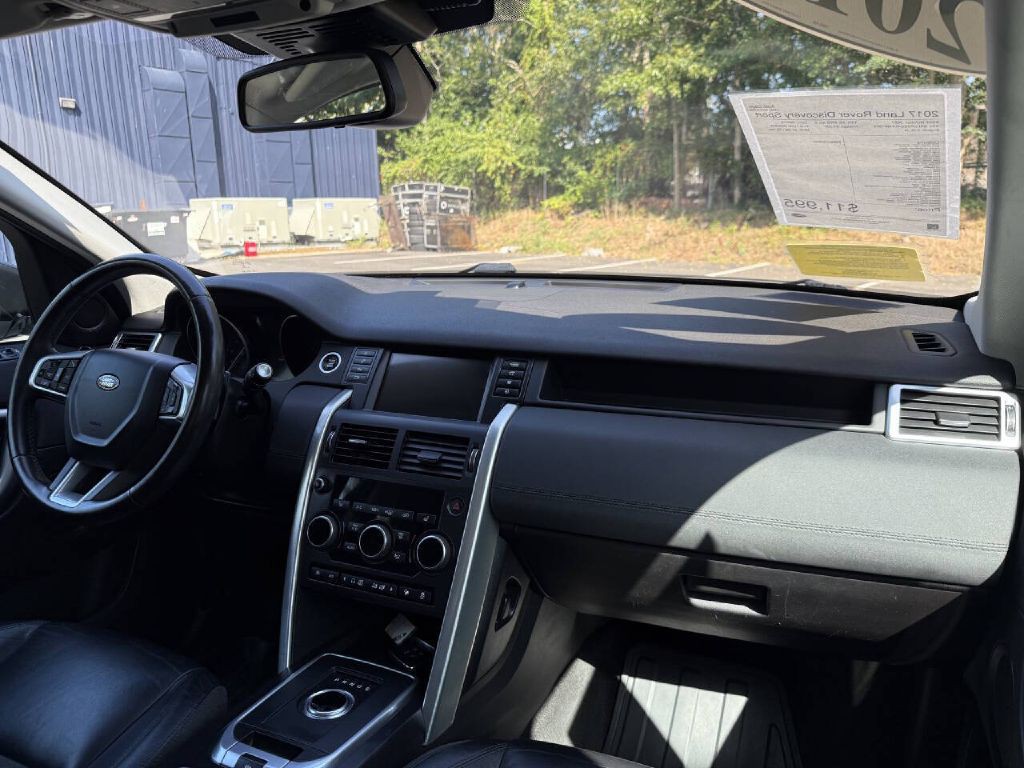 2017 Land Rover Discovery Sport Image 12