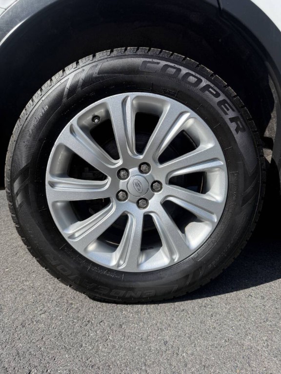 2017 Land Rover Discovery Sport Image 16