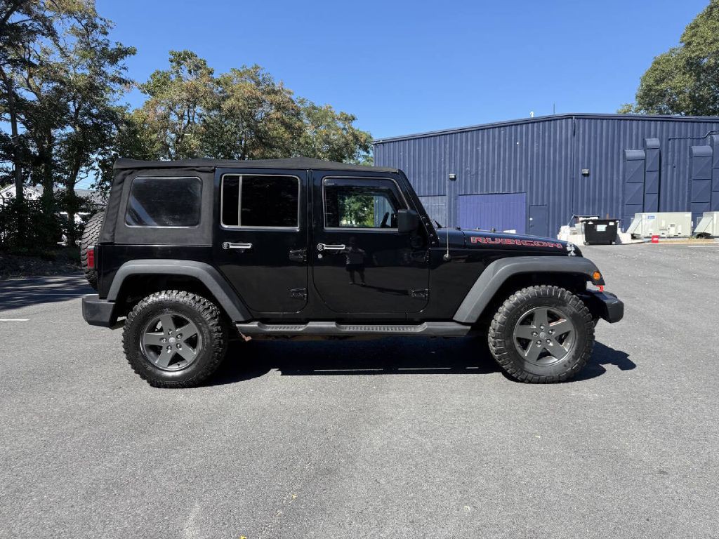 2011 Jeep Wrangler Unlimited Image 3