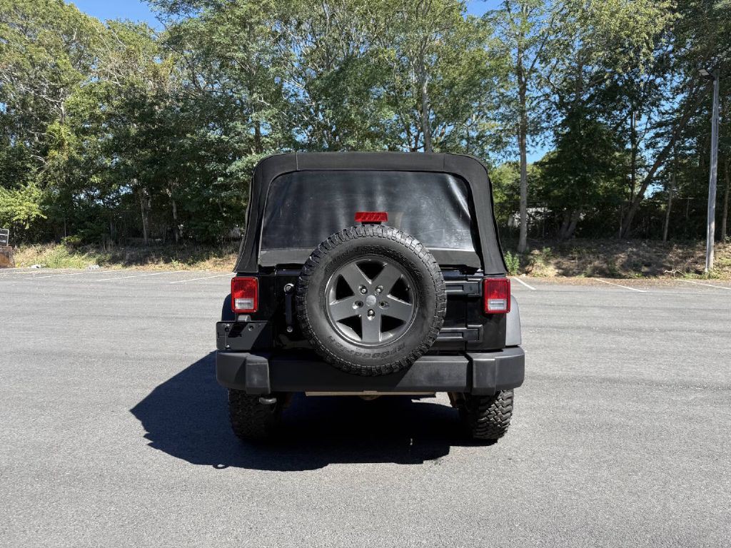 2011 Jeep Wrangler Unlimited Image 5