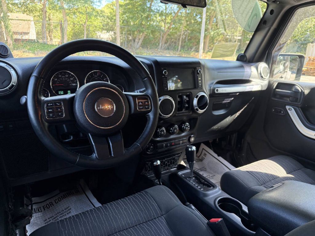 2011 Jeep Wrangler Unlimited Image 10
