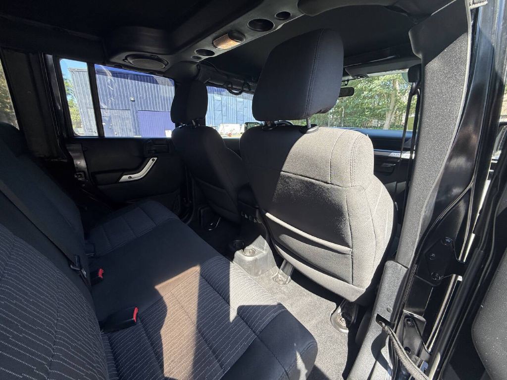 2011 Jeep Wrangler Unlimited Image 13