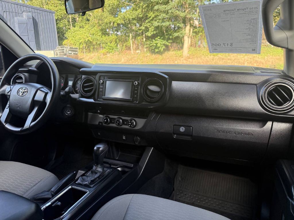 2016 Toyota Tacoma Image 11