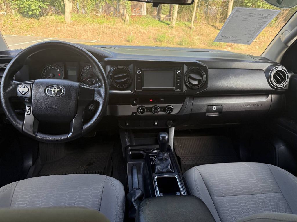 2016 Toyota Tacoma Image 15