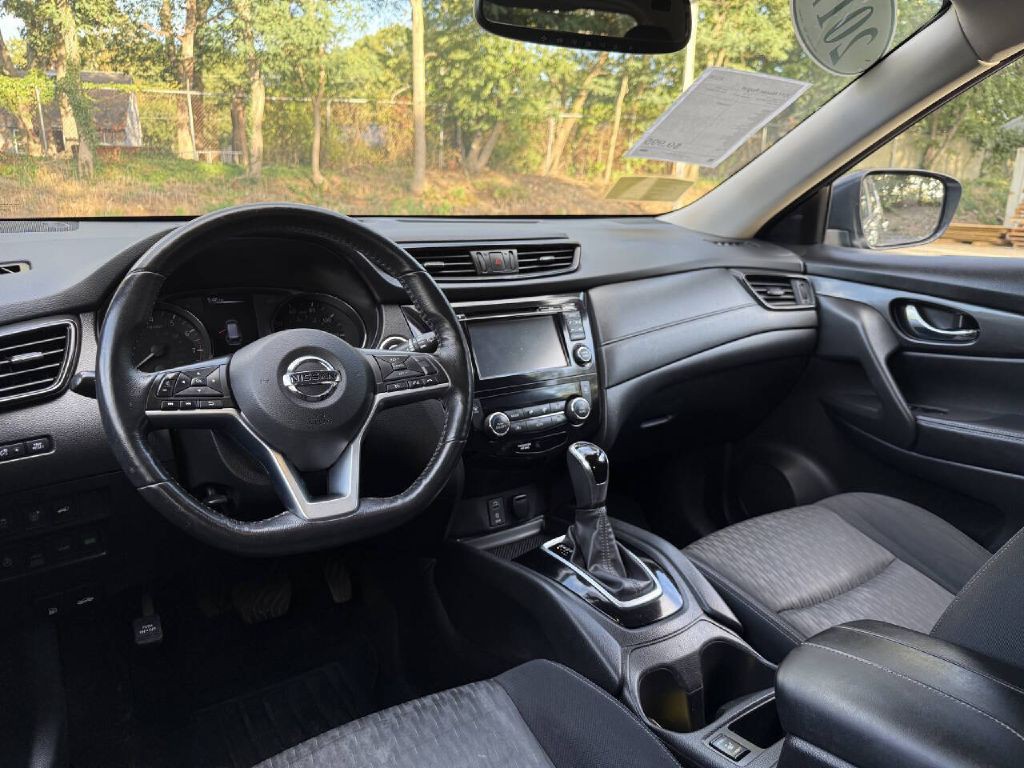 2017 Nissan Rogue Image 11