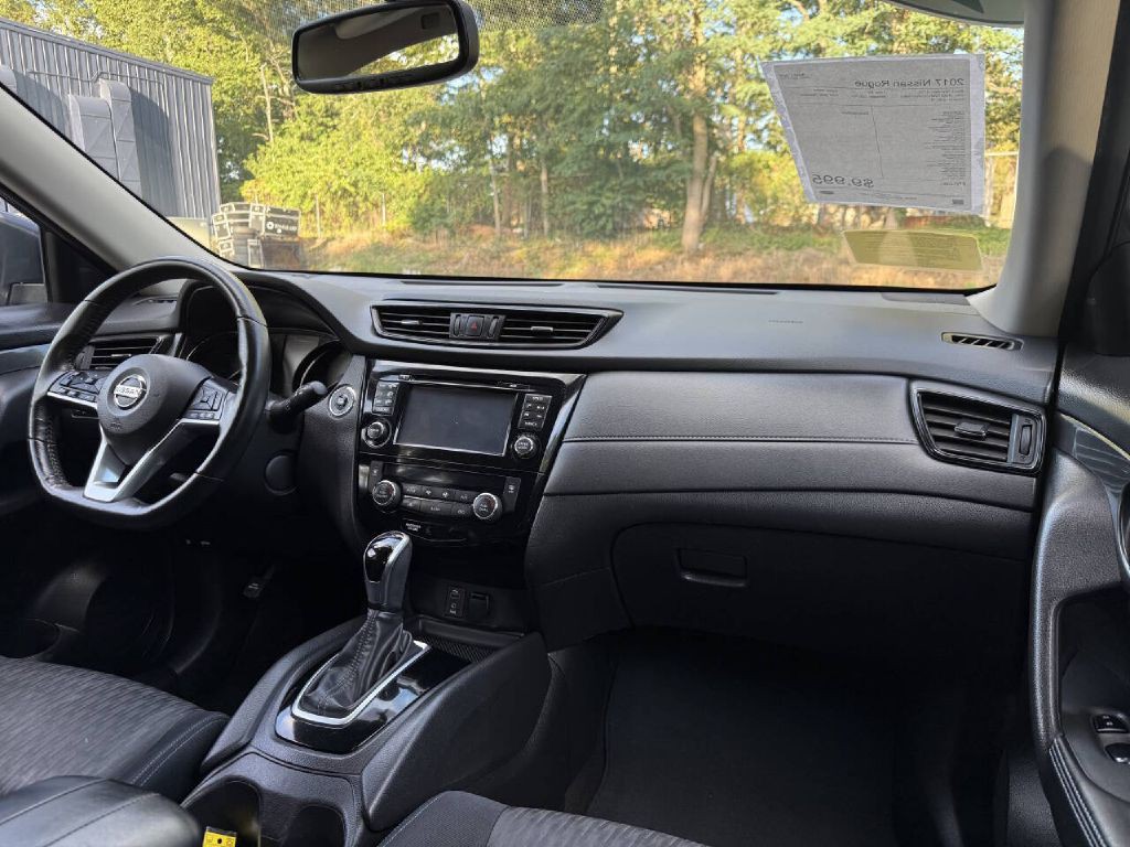 2017 Nissan Rogue Image 12