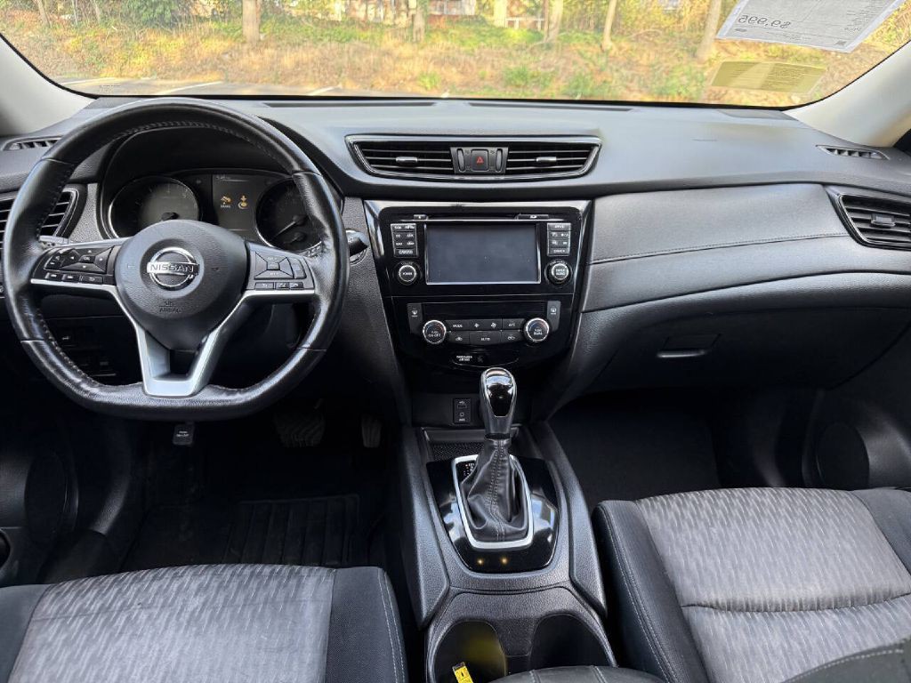 2017 Nissan Rogue Image 13