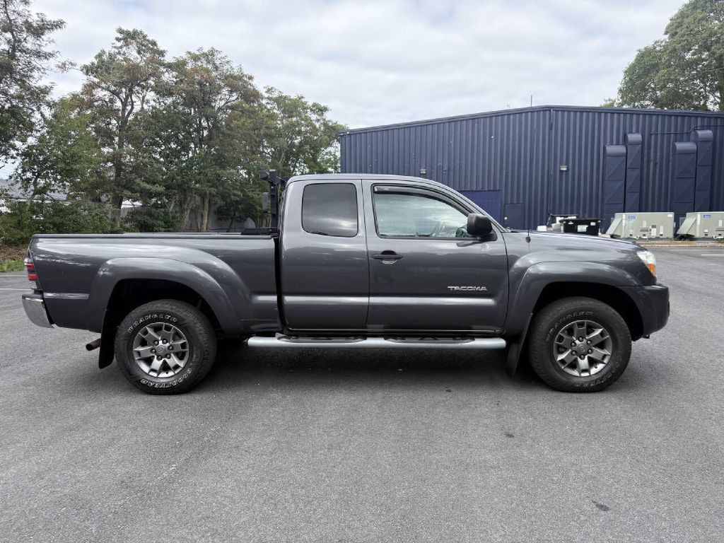 2010 Toyota Tacoma Image 3