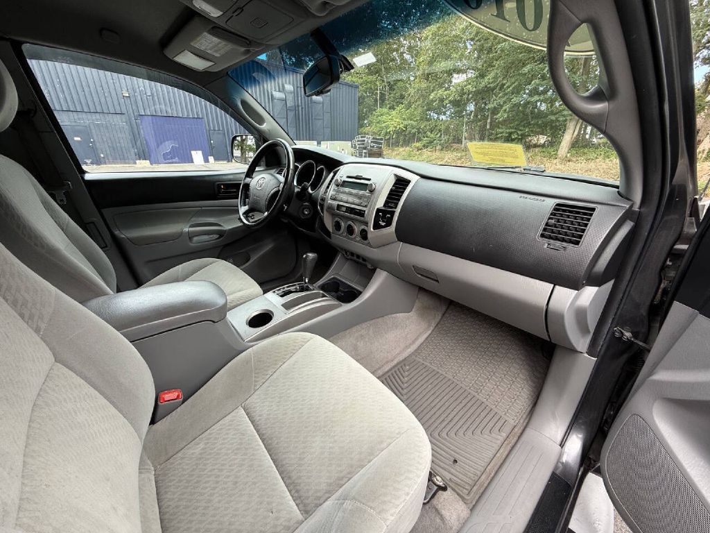 2010 Toyota Tacoma Image 12