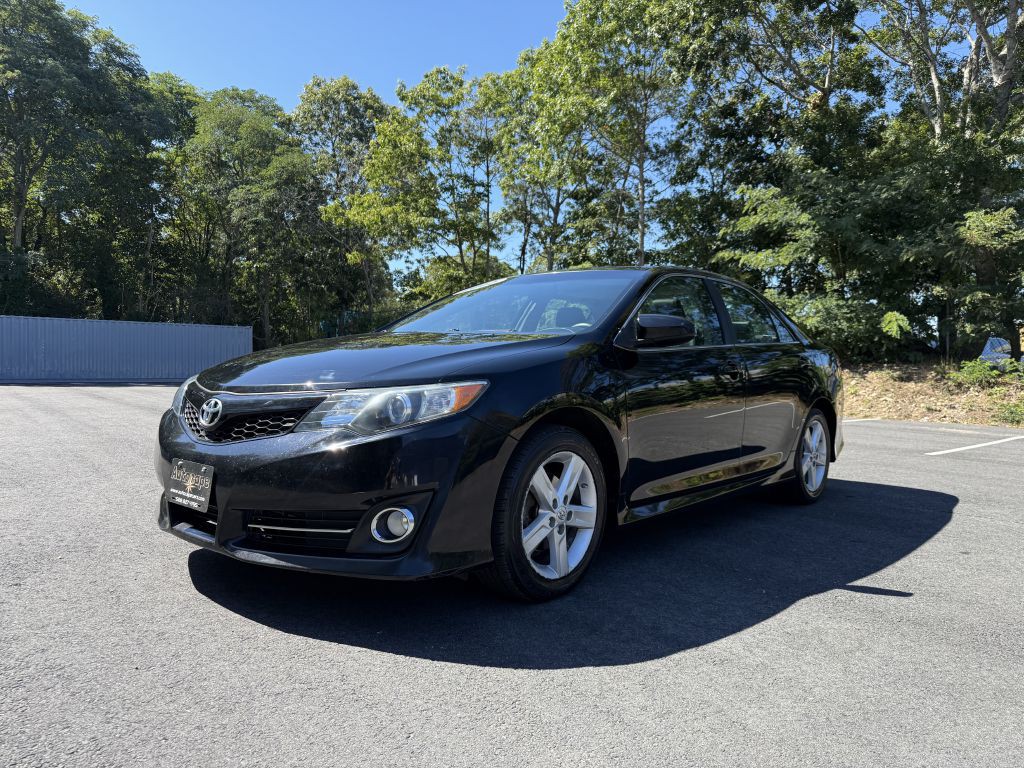 2012 Toyota Camry Image 2