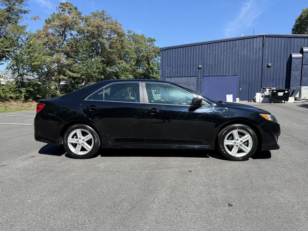 2012 Toyota Camry Image 5