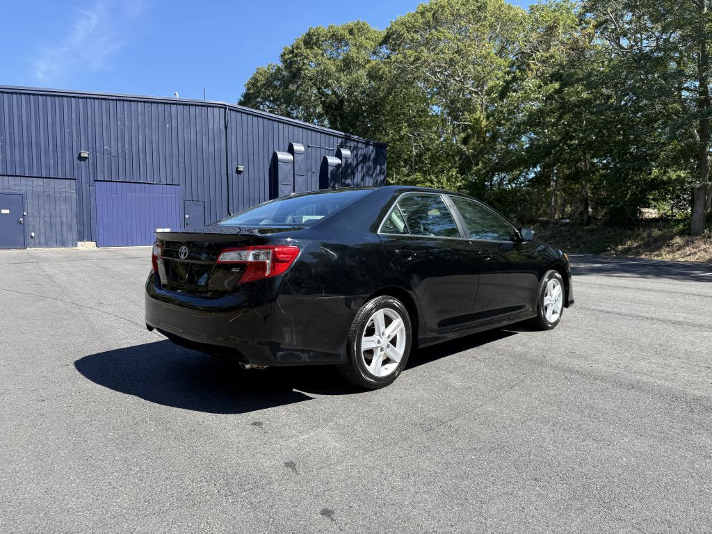 2012 Toyota Camry Image 6
