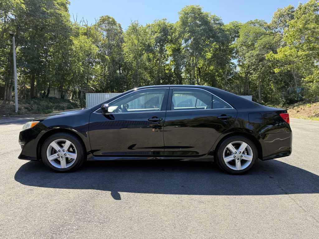 2012 Toyota Camry Image 9