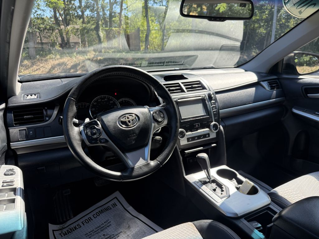 2012 Toyota Camry Image 10
