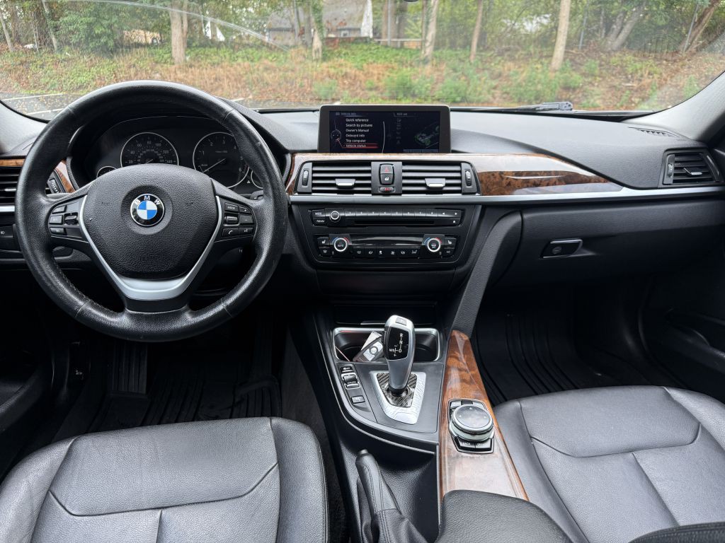 2014 BMW 3 Series Image 10