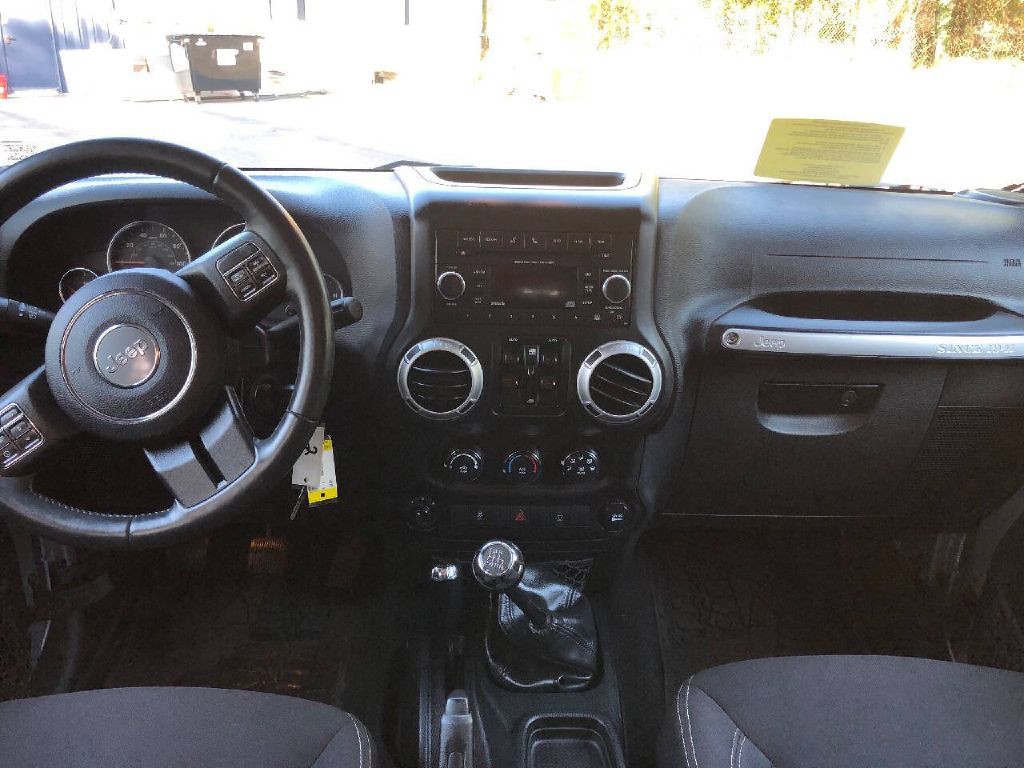 2015 Jeep Wrangler Unlimited Image 12