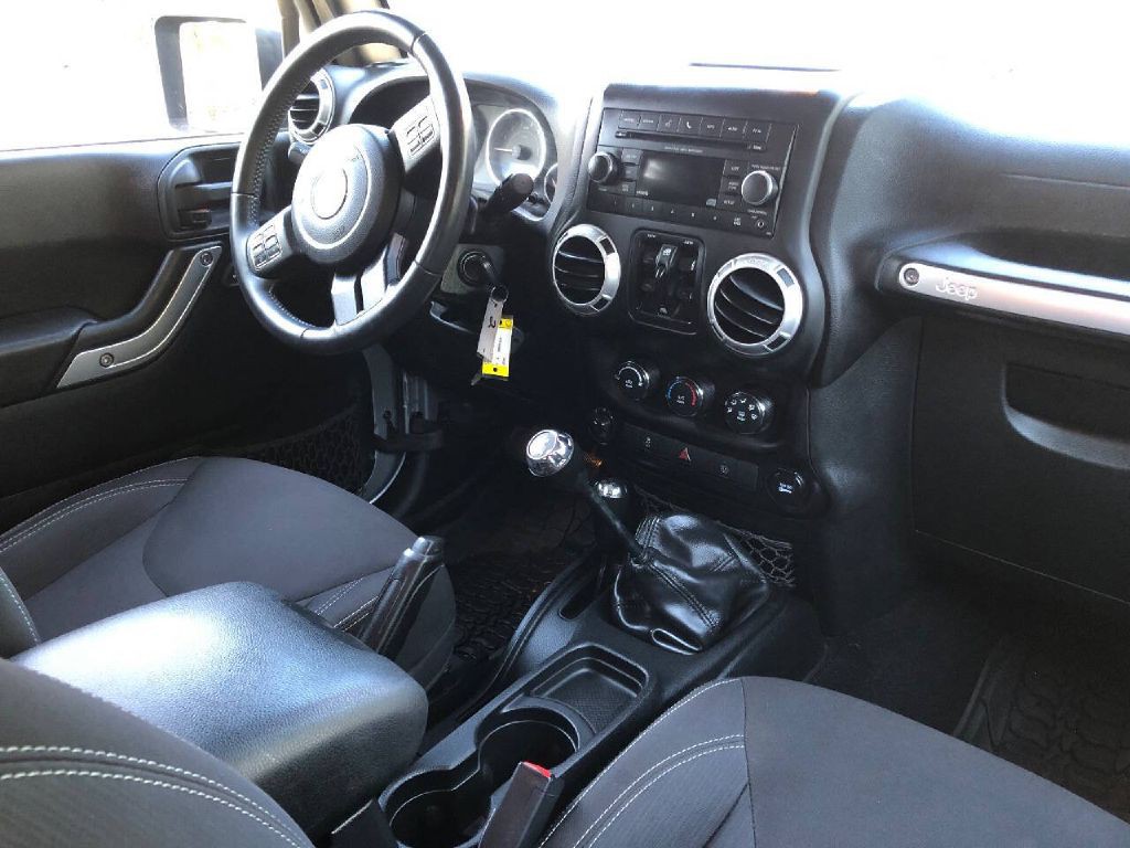 2015 Jeep Wrangler Unlimited Image 13