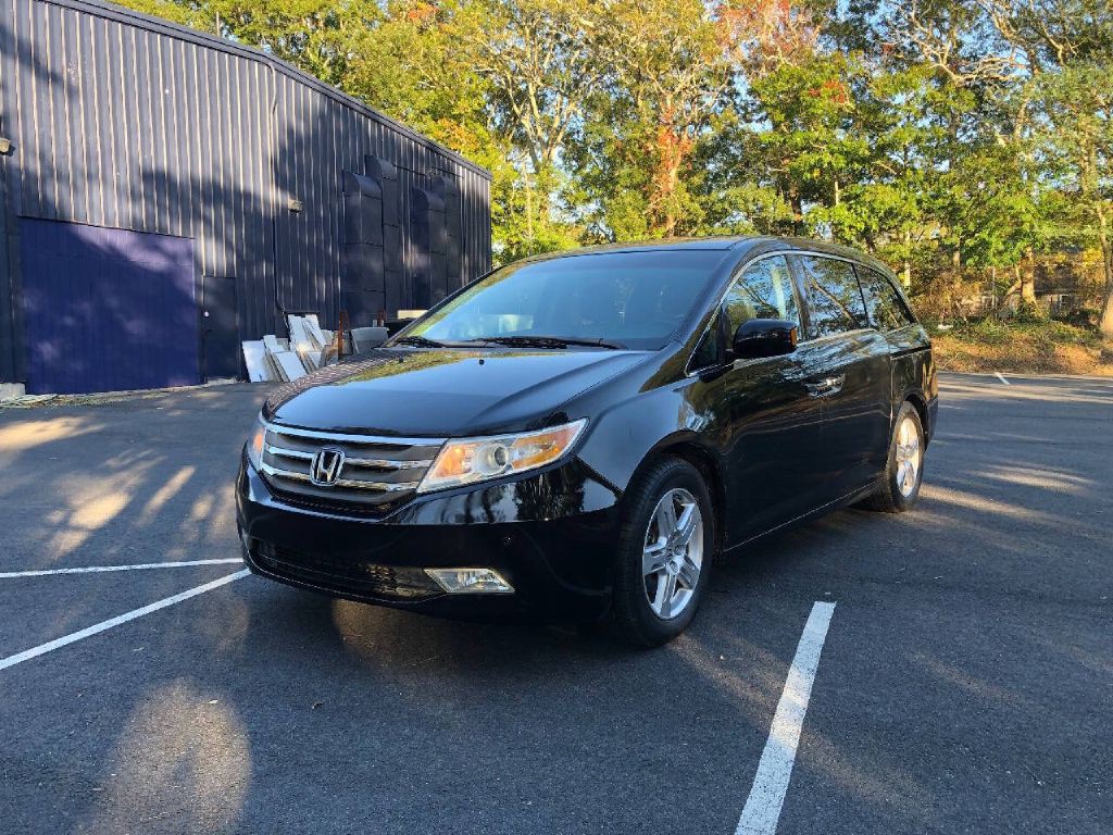 2012 Honda Odyssey Image 2