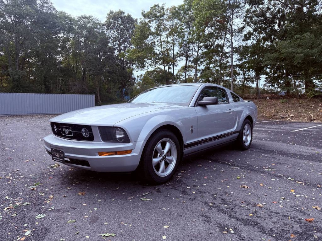 2007 Ford Mustang Image 2