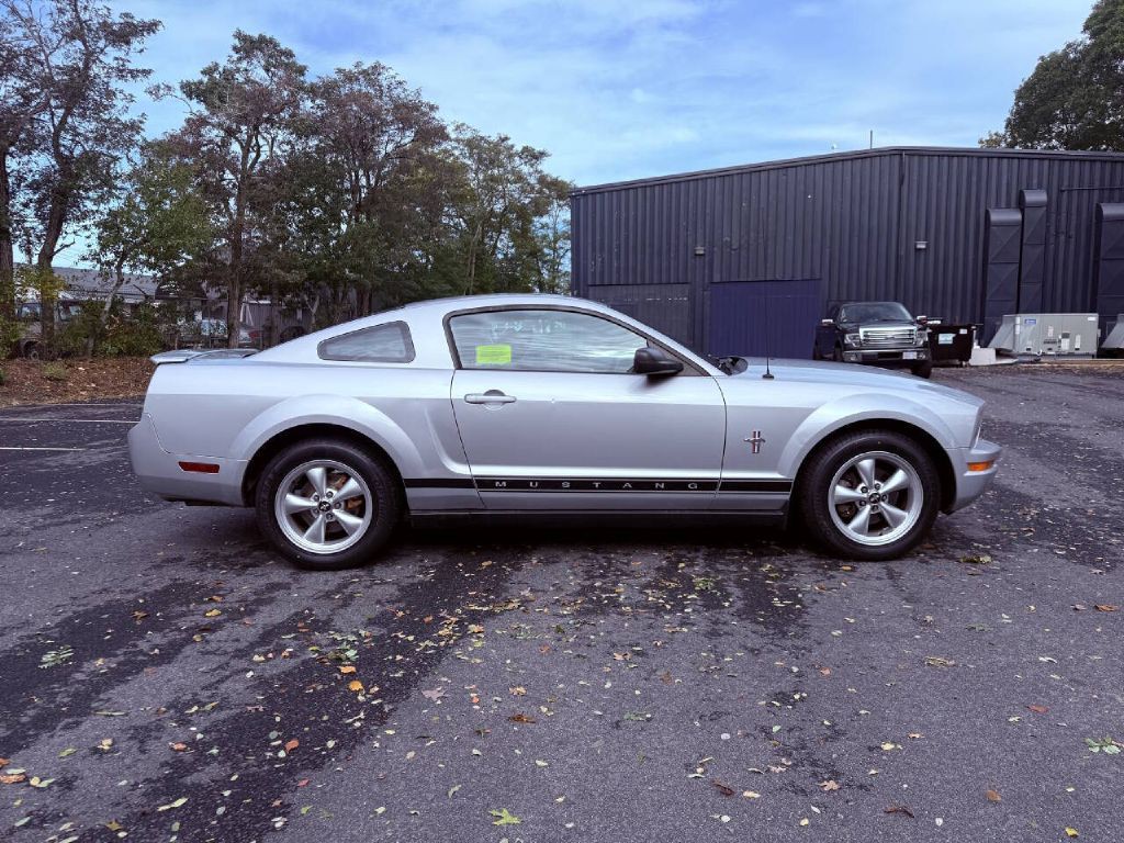 2007 Ford Mustang Image 5
