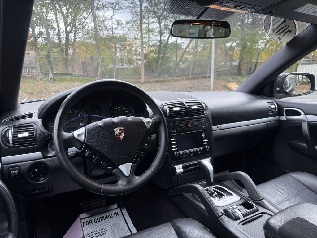 2010 Porsche Cayenne Image 10