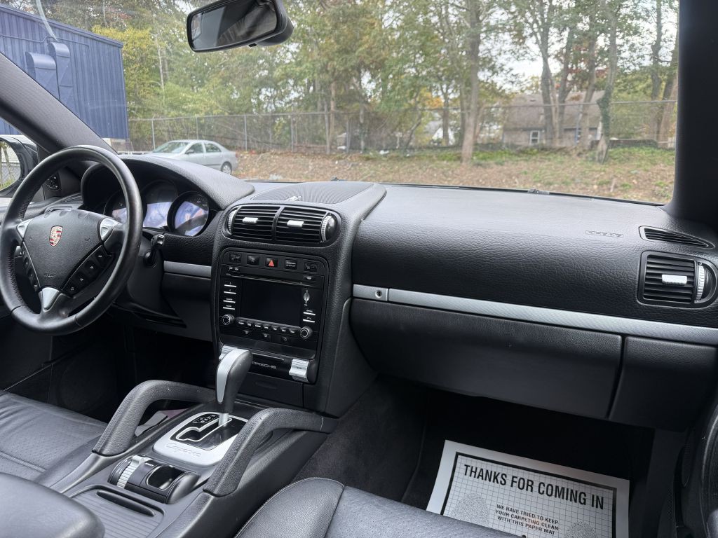 2010 Porsche Cayenne Image 12