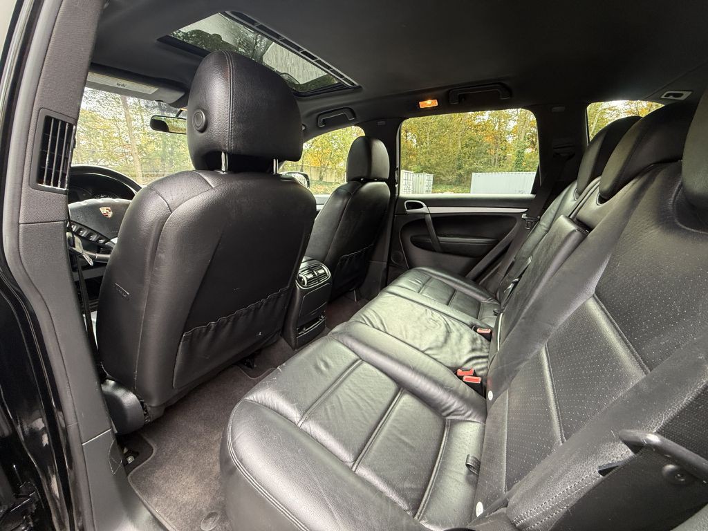 2010 Porsche Cayenne Image 13