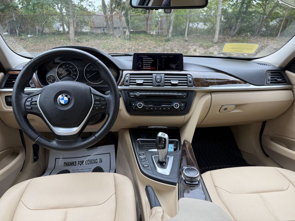 2014 BMW 3 Series Image 11