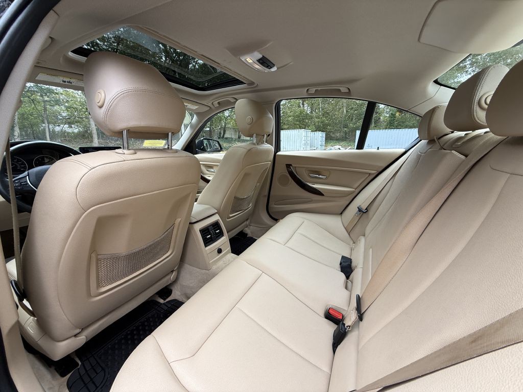 2014 BMW 3 Series Image 13