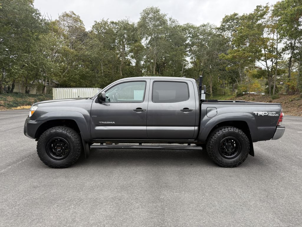 2015 Toyota Tacoma Image 10