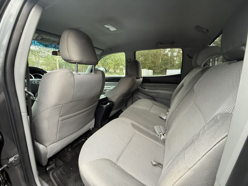 2015 Toyota Tacoma Image 14