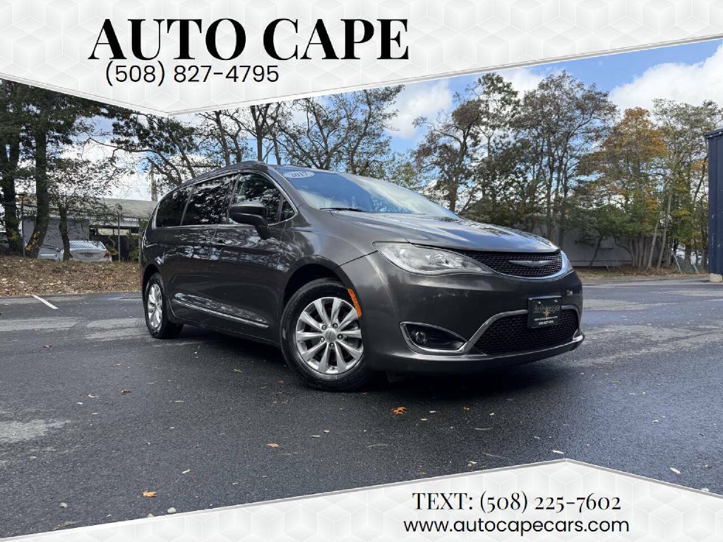 2017 Chrysler Pacifica Image 1