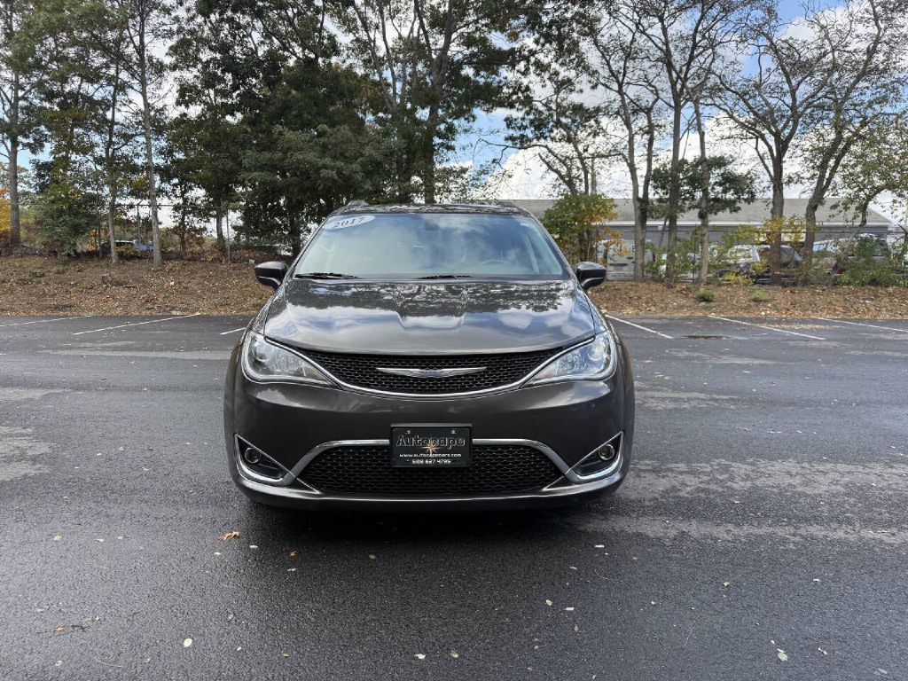 2017 Chrysler Pacifica Image 3