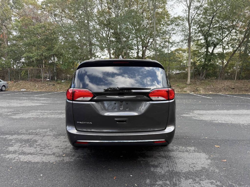 2017 Chrysler Pacifica Image 7