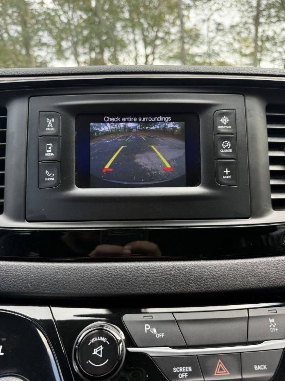 2017 Chrysler Pacifica Image 18