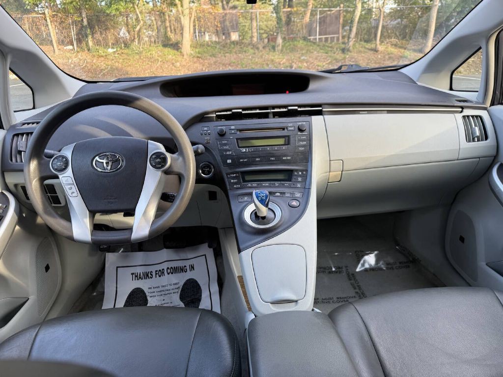 2010 Toyota Prius Image 11