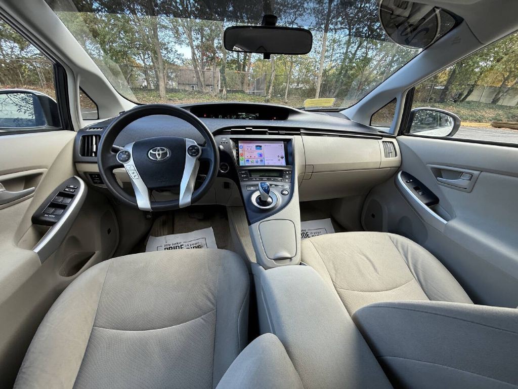 2010 Toyota Prius Image 11
