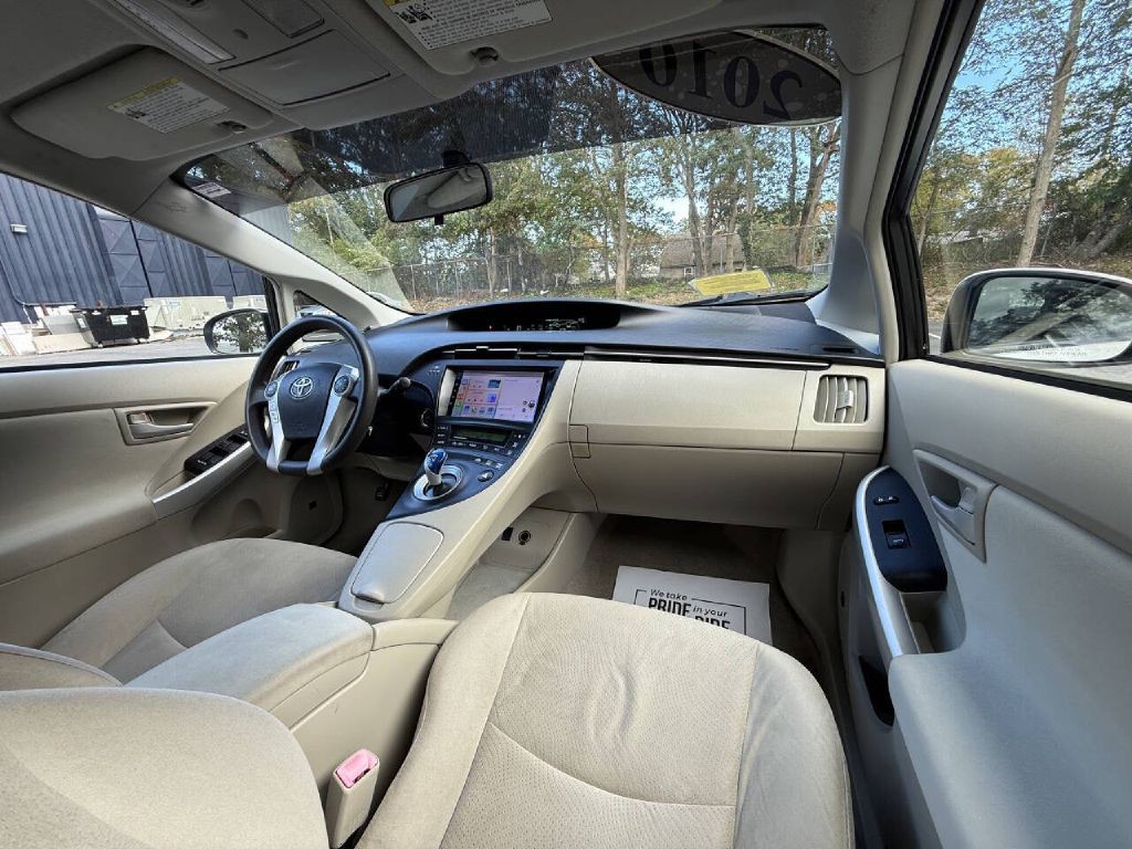 2010 Toyota Prius Image 12