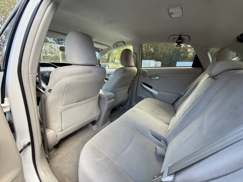 2010 Toyota Prius Image 13