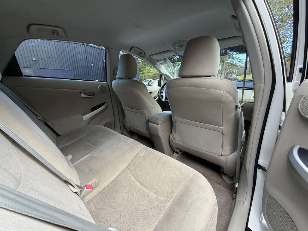 2010 Toyota Prius Image 14