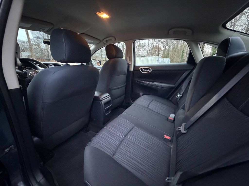 2017 Nissan Sentra Image 13