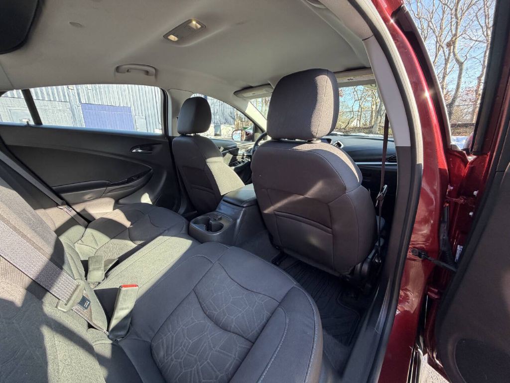 2016 Chevrolet Volt Image 14