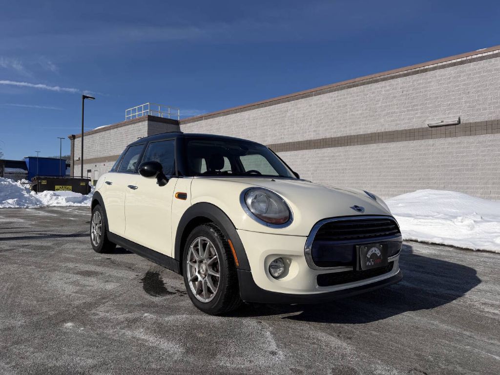2017 MINI Cooper Image 4