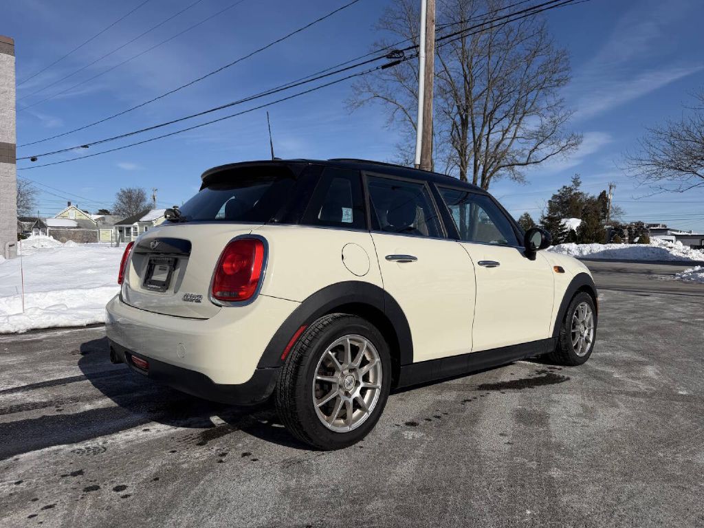 2017 MINI Cooper Image 6